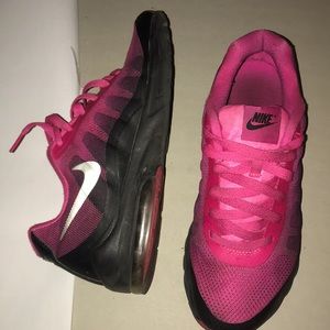 NIKE SHOES PINK 😉